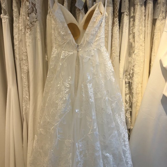 Ivory, a-line, spaghetti straps, lace all around, sequins - Picture 4 of 7